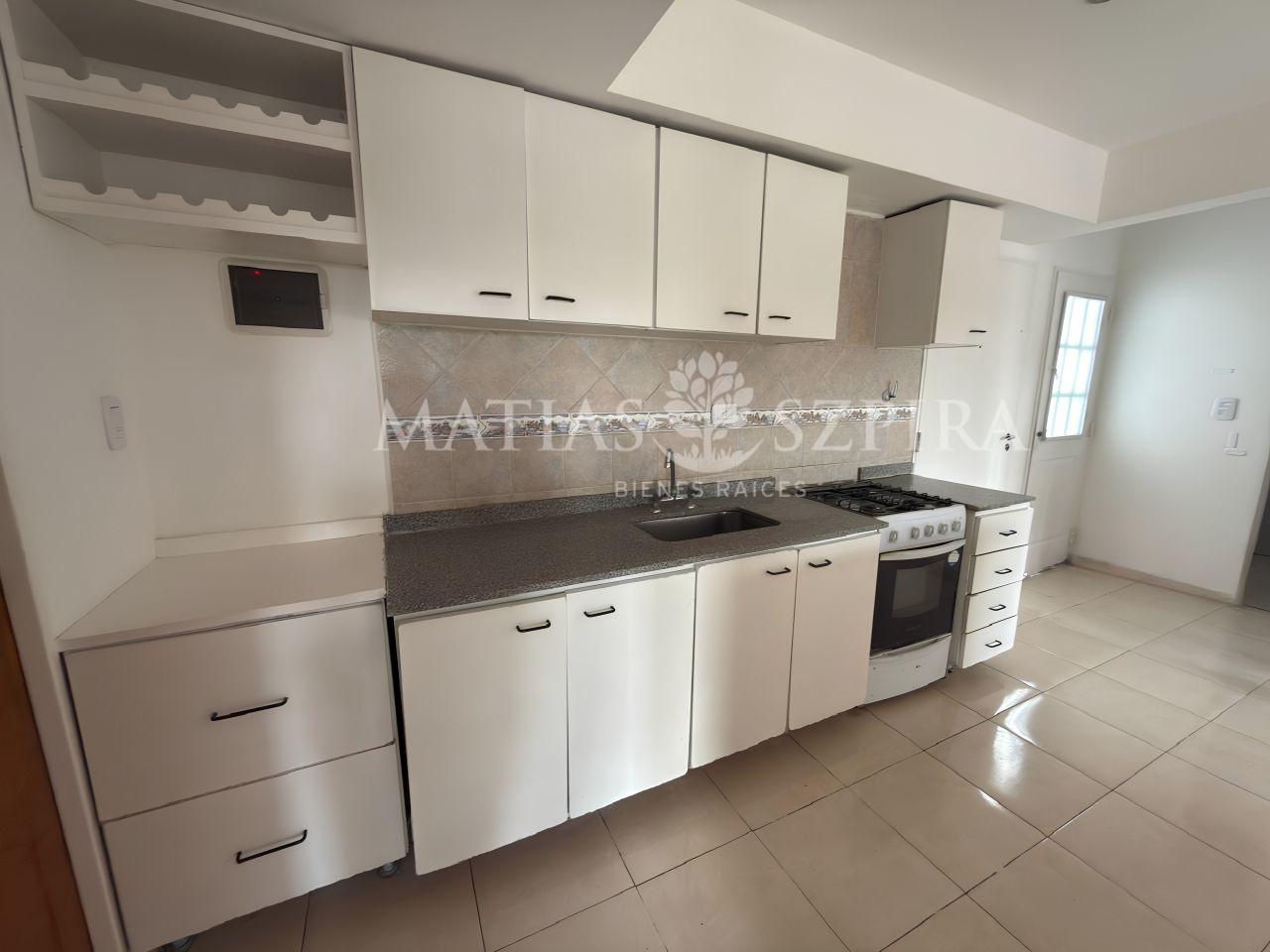 Foto de Departamento en venta 3 ambientes con cochera en Ramos Mejia, imagen 1