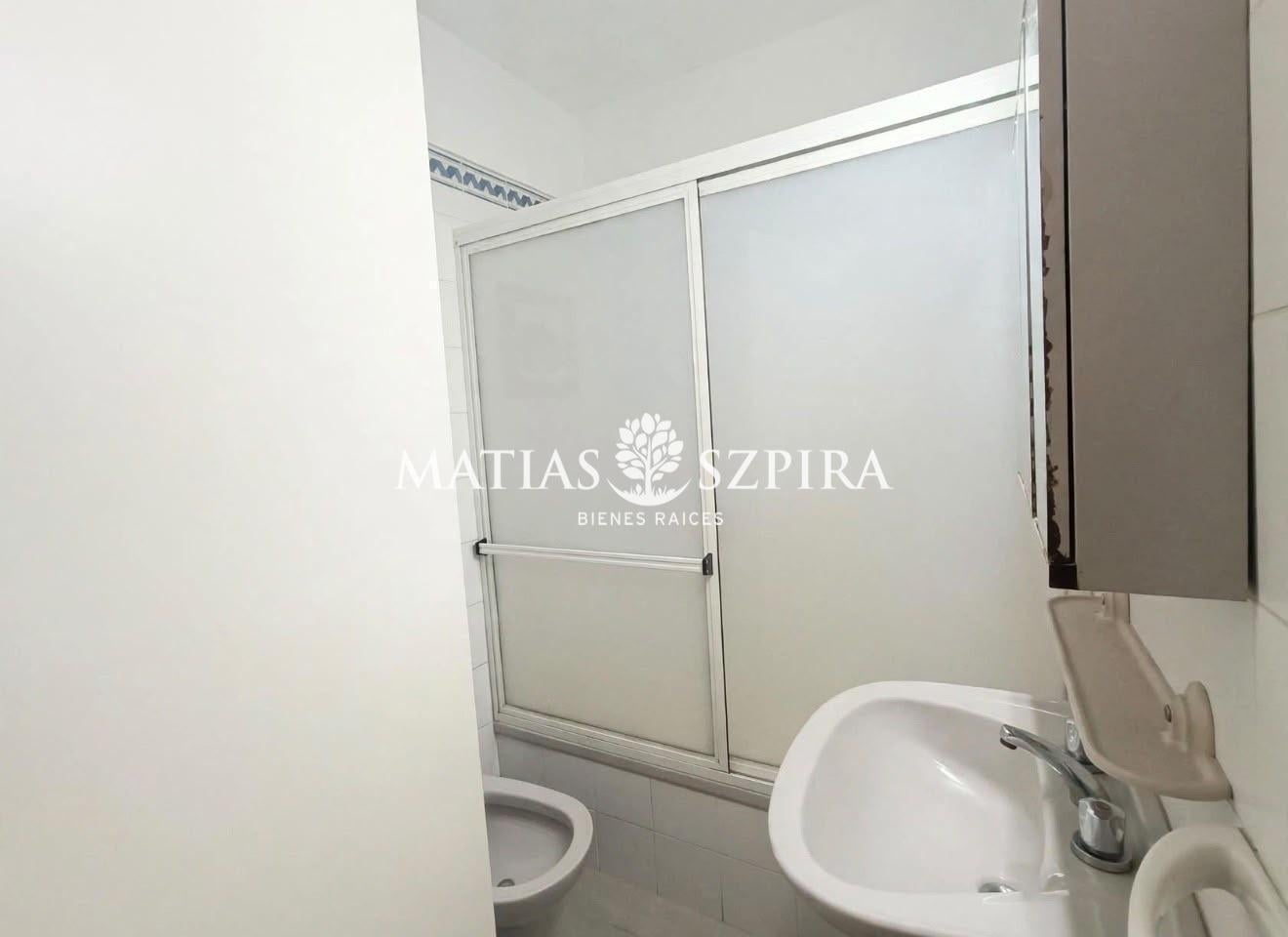Foto de ALQUILER TEMPORAL | 2 AMBIENTES AMOBLADO Y MUY LUMINOSO | BALCÓN | 44 M², imagen 2
