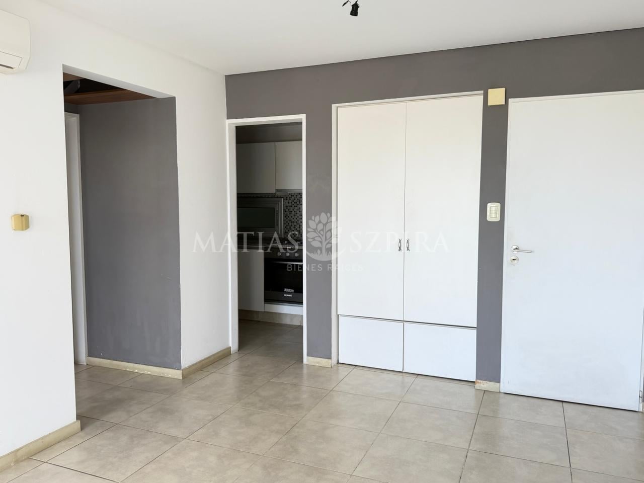 Foto de Dos ambientes con cochera Apto Crédito, imagen 2