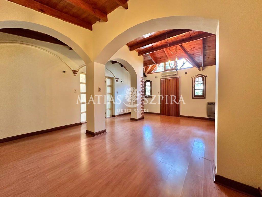 Foto de 760 MTS. DE LOTE EN UNA DE LAS MEJORES ZONAS DE CASTELAR N, imagen 1