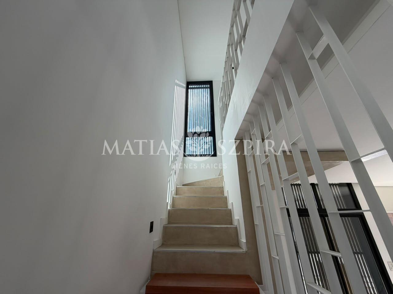Foto de Casa en condominio cerrado 3 y 4 ambientes con jardin y cochera, imagen 2