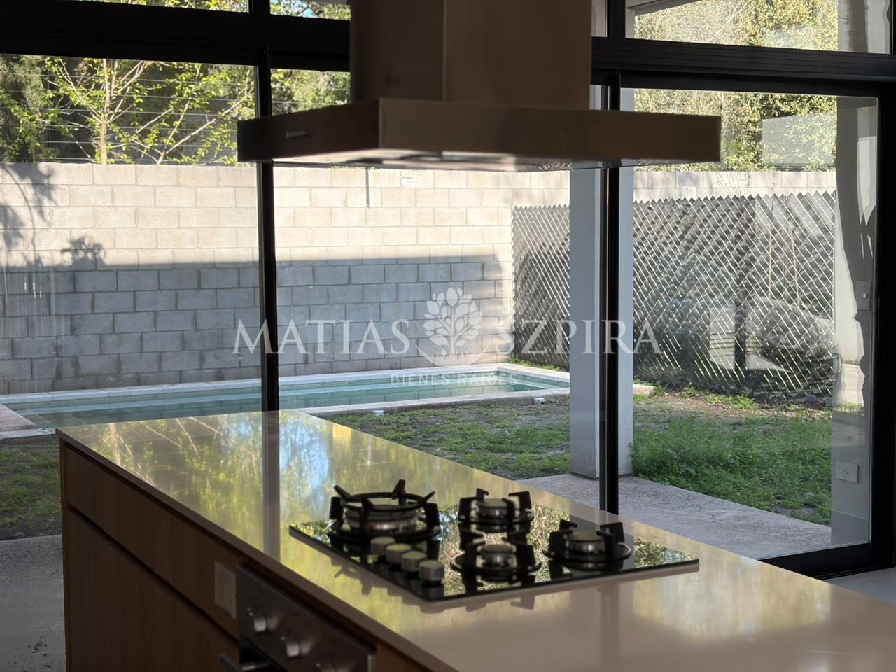 Foto de Casa en condominio cerrado 3 y 4 ambientes con jardin y cochera, imagen 4