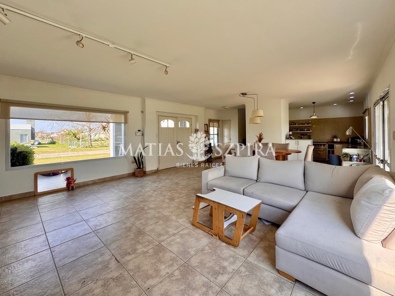 Foto de Casa en Venta 4 ambientes en Country Club Boca Ratón, imagen 2