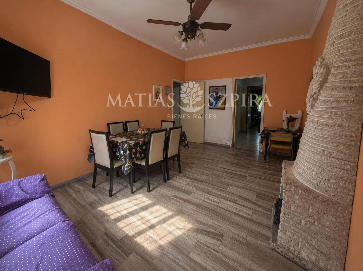 Foto de Venta Casa 4 ambientes con cochera en Morón, imagen 3