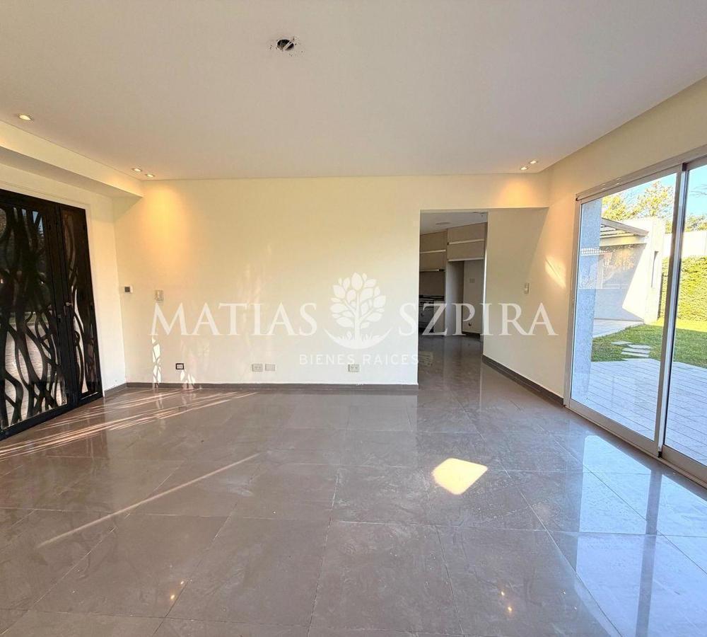 Foto de Casa 5 ambientes en venta Barrio Privado Astorga, imagen 5