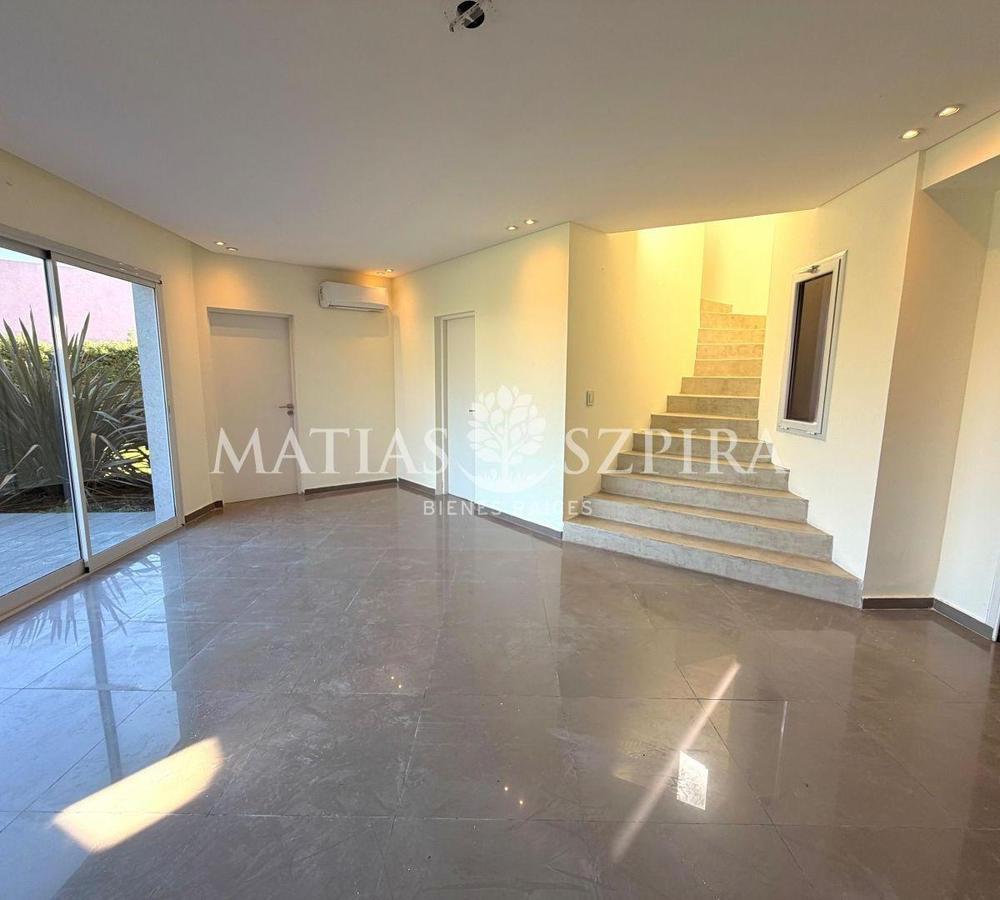 Foto de Casa 5 ambientes en venta Barrio Privado Astorga, imagen 4