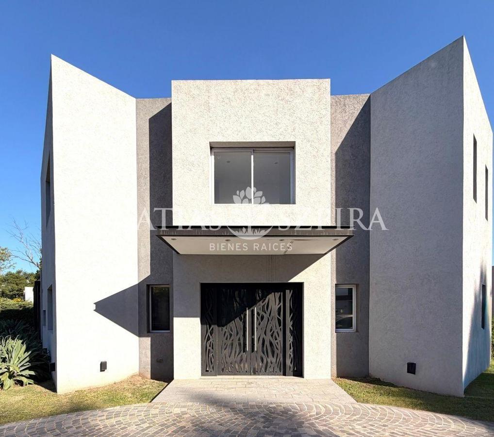 Foto de Casa 5 ambientes en venta Barrio Privado Astorga, imagen 1