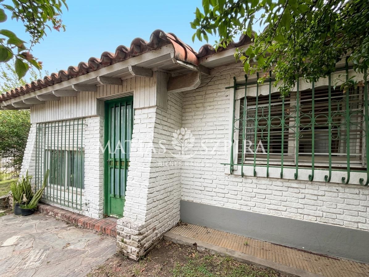 Foto de Casa en Ituzaingó con parque refaccionada, imagen 2
