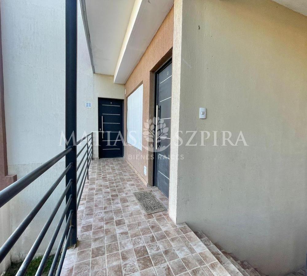 Foto de Departamento 3 ambientes tipo PH en Castelar Norte, imagen 2