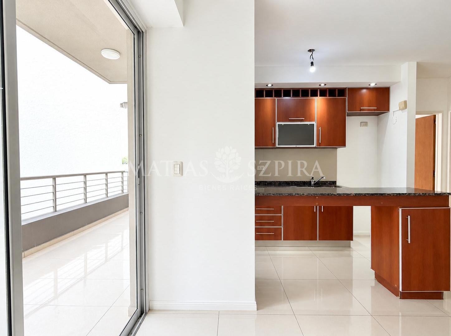 Foto de Venta Departamento 2 amplios ambientes con balcon aterrazado y cochera, imagen 1