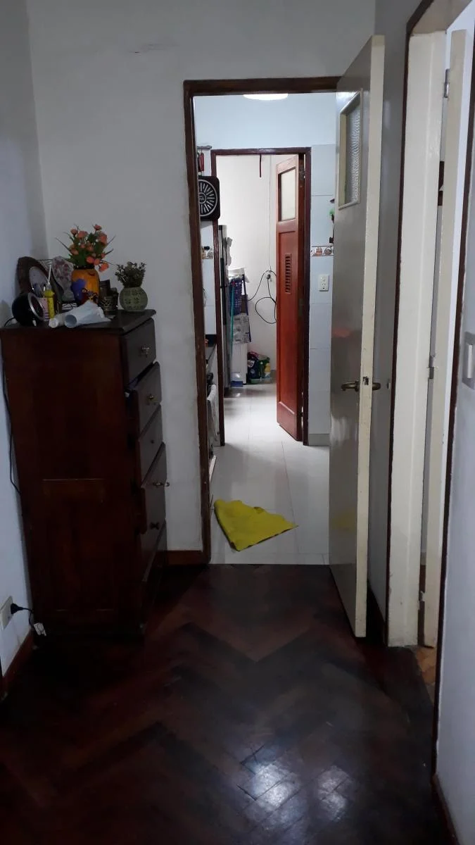 Excelente Departamento 3 Ambientes con Dependencia en Monserrat, en 1er Piso 2