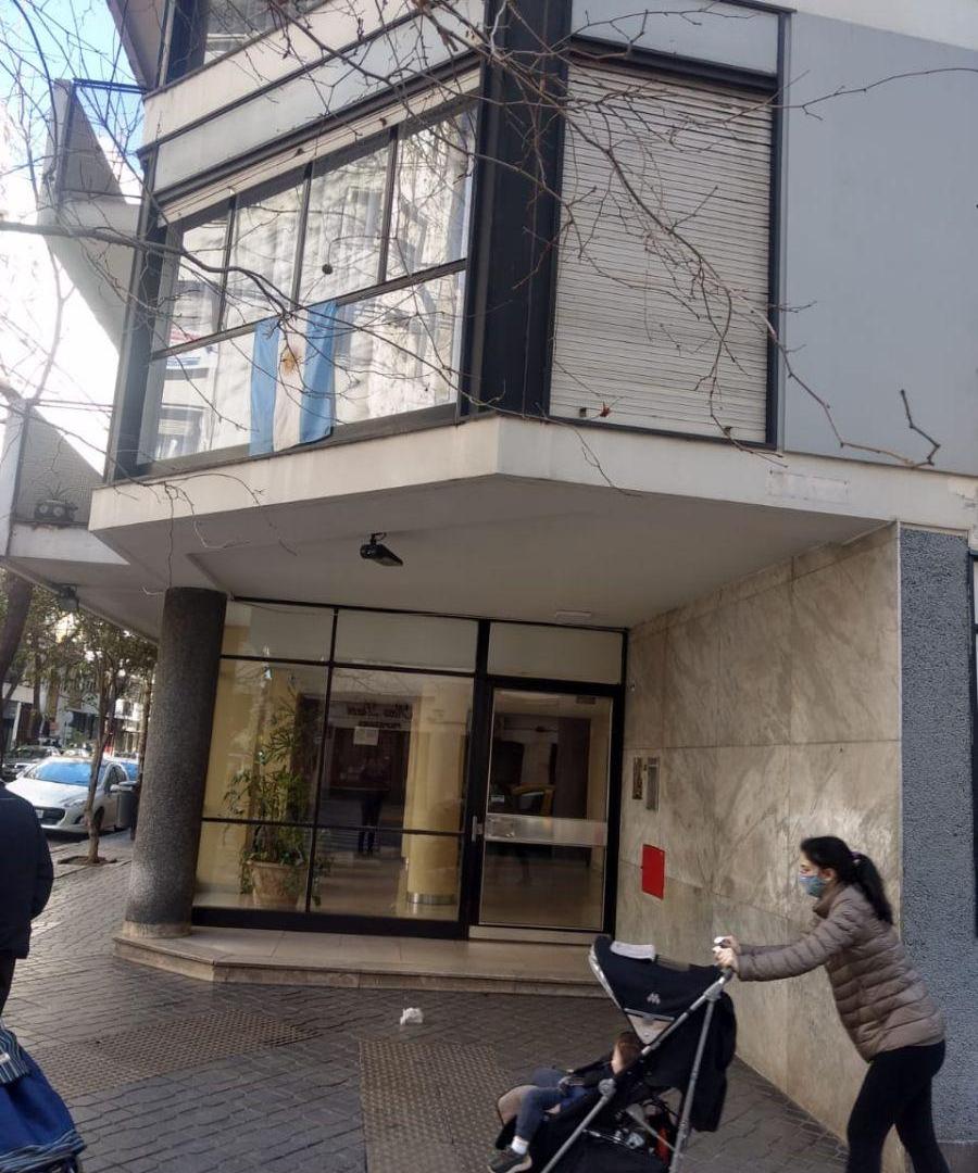 Foto de VENTA DEPARTAMENTO 3 AMBIENTES CON DEPENDENCIA AL FRENTE CON BALCÓN EN, imagen 4