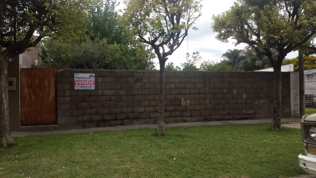 Foto de Casa con 848 m² en venta, 3/4 dormitorios sobre Boulevard en Cañada de, imagen 2