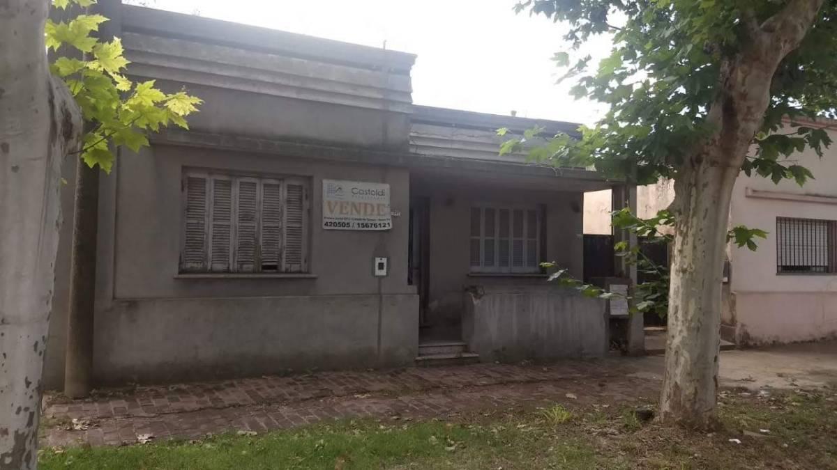 Casa con 848 m² en venta, 3/4 dormitorios sobre Boulevard en Cañada de Gómez
