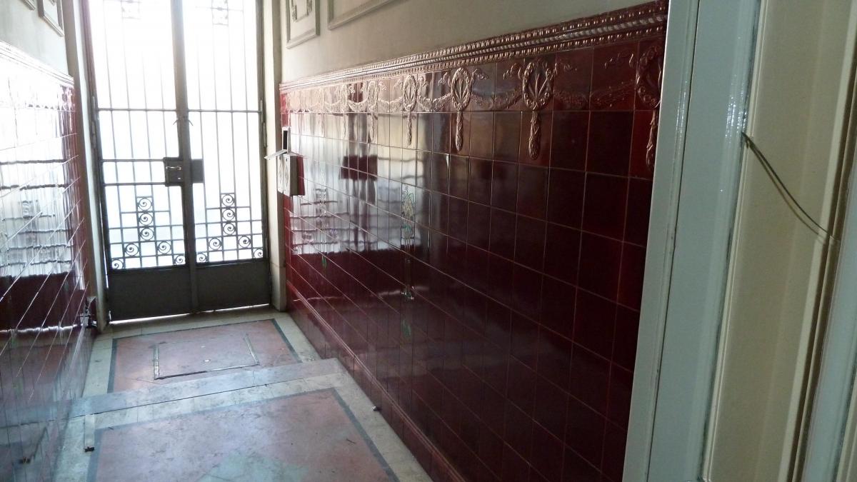 Cordoba 2900 entre Suipacha y Riccheri, PARA EDIFICIO o Reciclar.