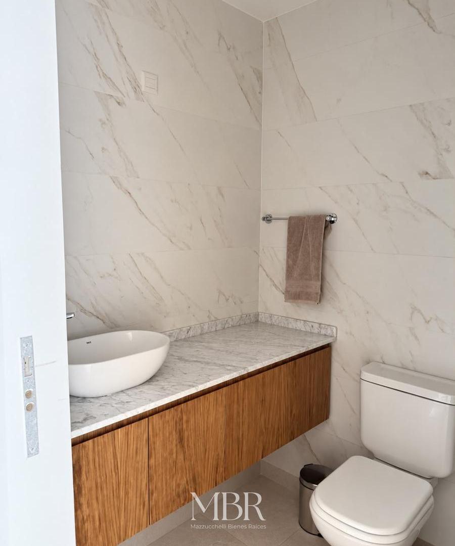 Foto de Excelente Triplex A ESTRENAR en Las Lomas de San Isidro. ULTIMA UNIDAD, imagen 2
