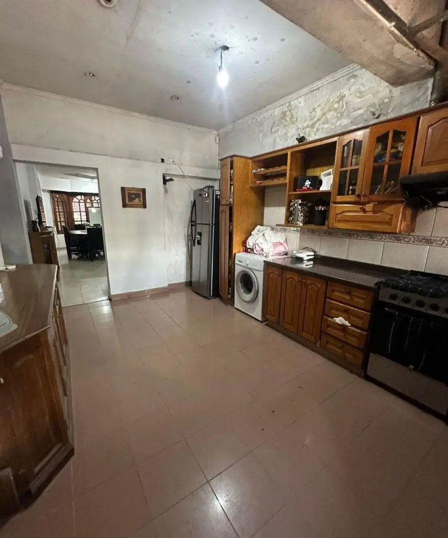 Casa 6 ambientes en venta ubicado en Hurlingham. SUPER OPORTUNIDAD! 5