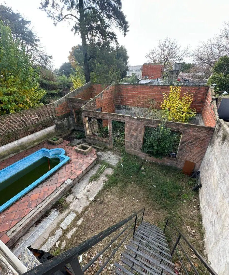 Casa a Reciclar en Lote Propio – 6 Ambientes – Gran Potencial de Inversión – Hurlingham 5