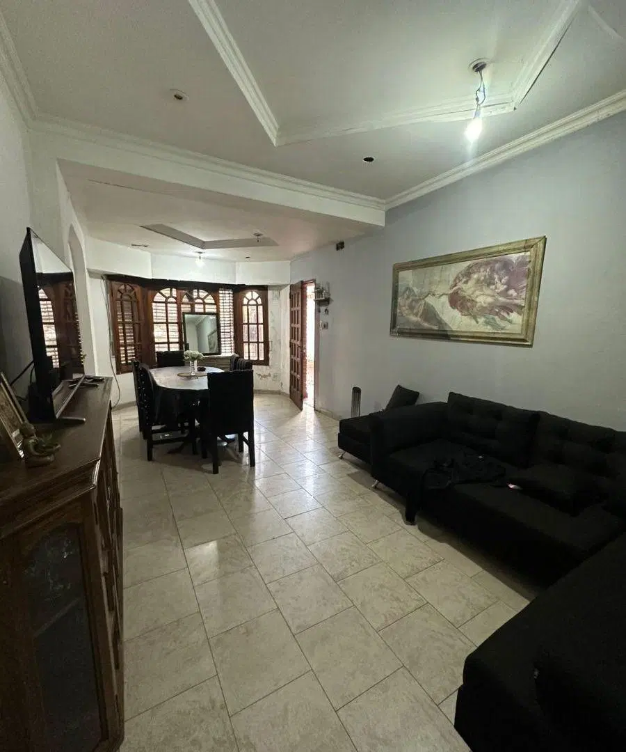 Casa 6 ambientes en venta ubicado en Hurlingham. SUPER OPORTUNIDAD! 4