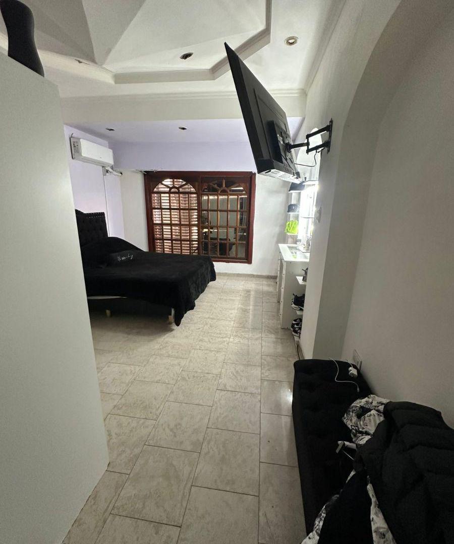 Casa a Reciclar en Lote Propio – 6 Ambientes – Gran Potencial de Inversión – Hurlingham