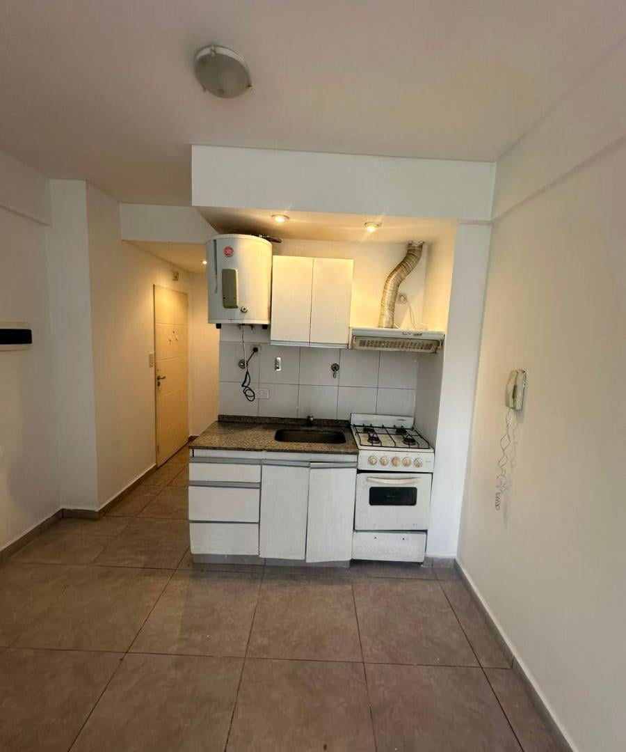 Foto de Departamento Monoambiente con Balcón al Frente en Venta – Agronomía, imagen 2