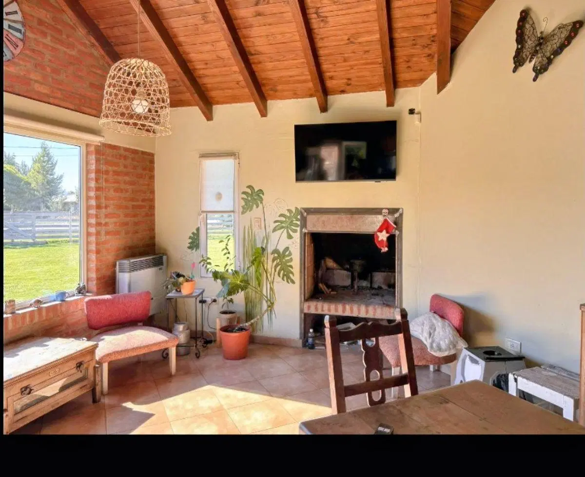 Excelente Chalet en una Planta con quincho y amplio jardin 5