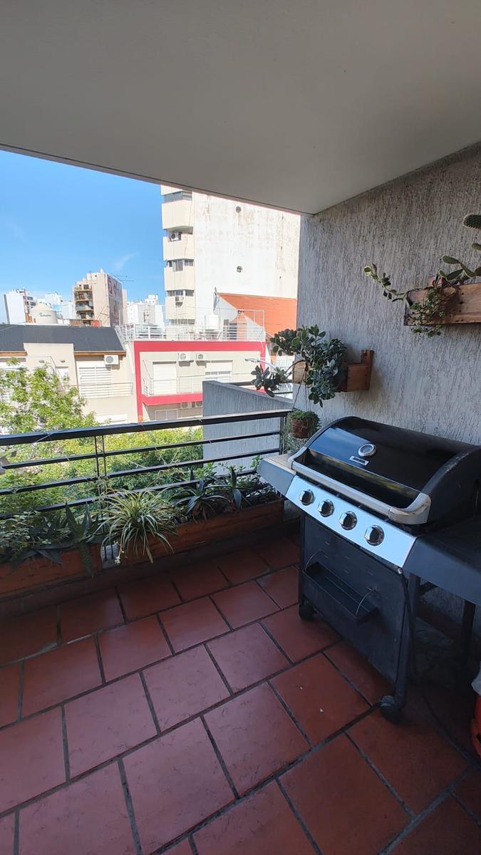 Departamento Moderno Amplio con Cochera Fija. 2