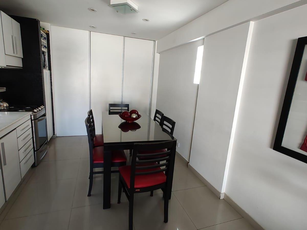 Departamento Moderno Amplio con Cochera Fija. 4