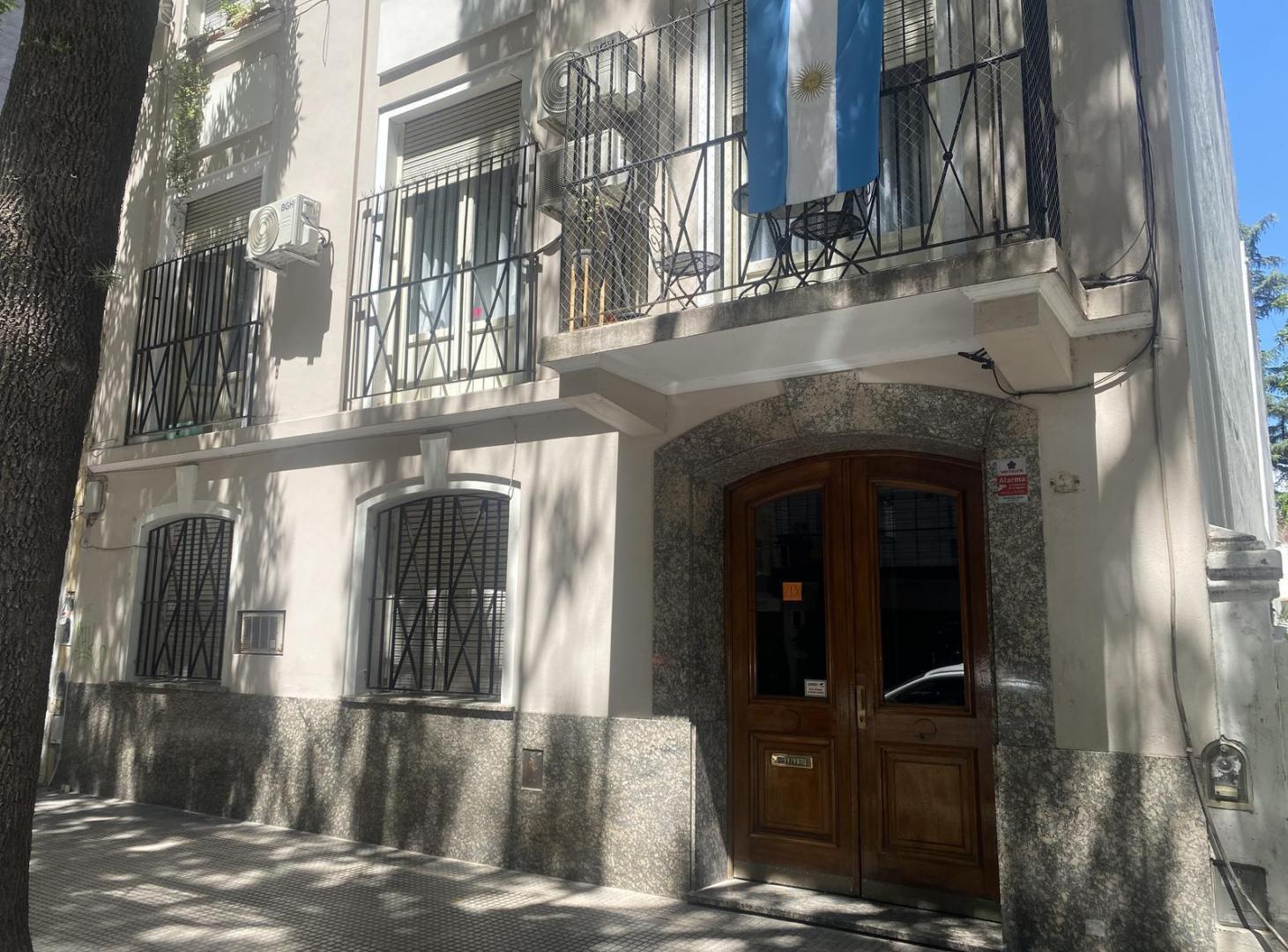 Foto de Departamento amplio de 2 Ambientes en PB con patio super luminoso., imagen 1