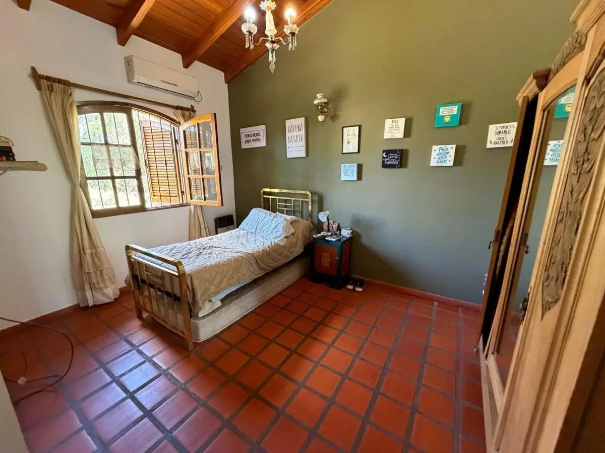 Espectacular casa Villa Belgrano. 4D 3B quincho y pileta. Recibo menor 4
