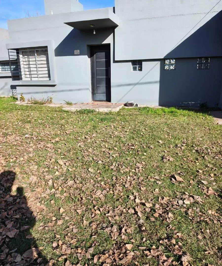 Villa Allende, 2 dor y gran patio. A mts del VAS 8