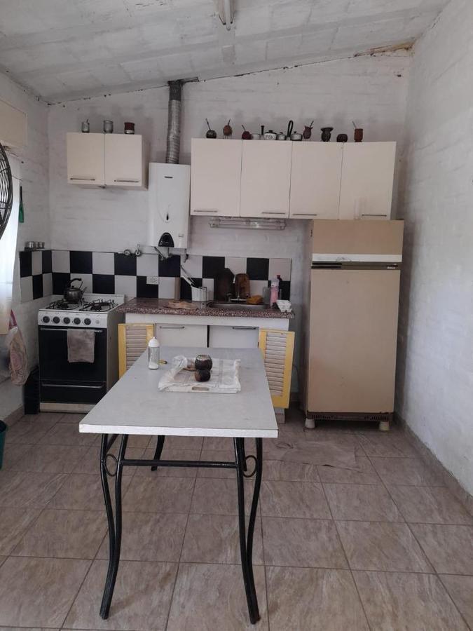Se Vende Casa con Quincho en Ricardone 3