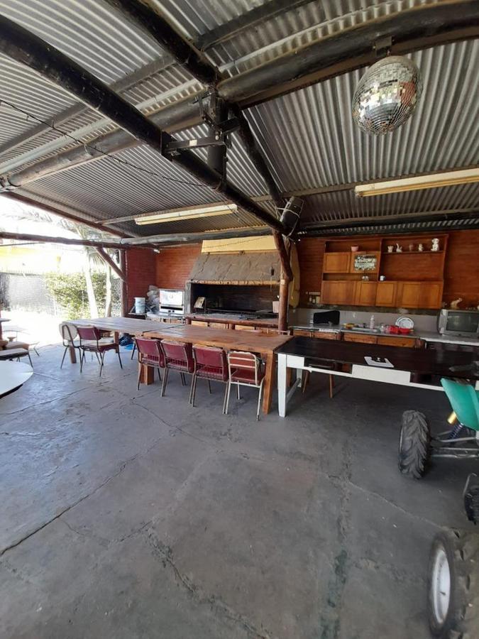 Se Vende Casa con Quincho en Ricardone 2