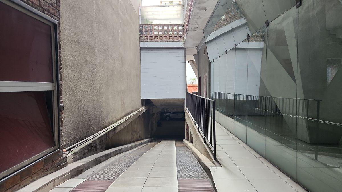 Foto de Cochera cubierta en Recoleta, imagen 2