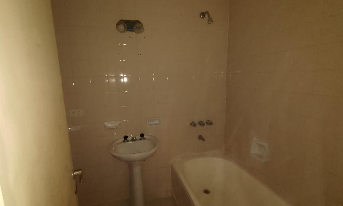 Monoambiente Lateral - Apto Profesional - 27 m² - Patio - a Refaccionar 4