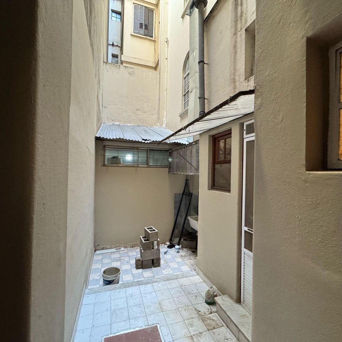 Foto de LOCAL COMERCIAL 2 PLTAS DEPARTAMENTO - 122 m2 TOT, imagen 2