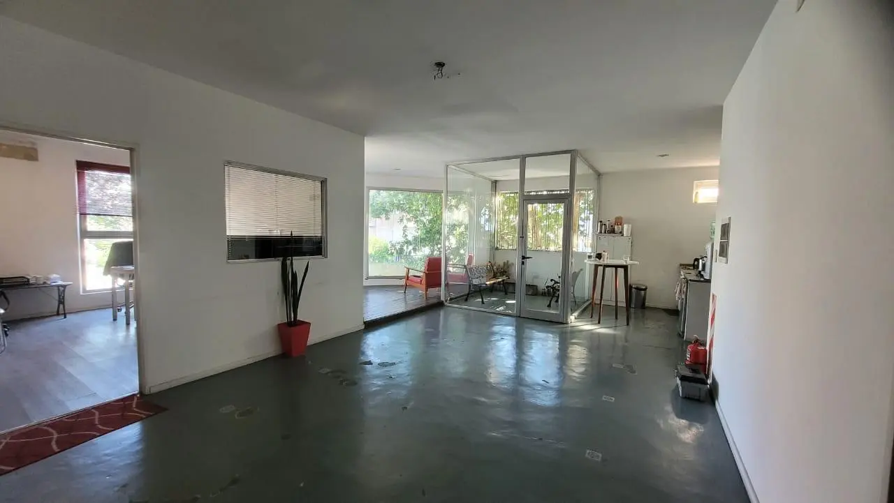 OFICINA EN FOCO COMERCIAL - 95 m2 2