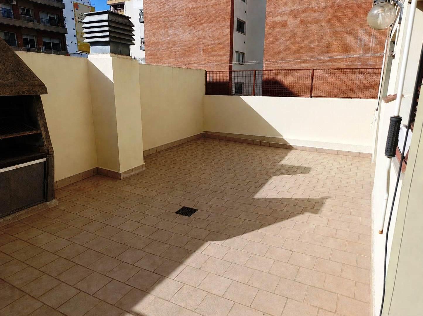 3 Ambientes - Patio c/ parrilla - G. Electrógeno -80 m2