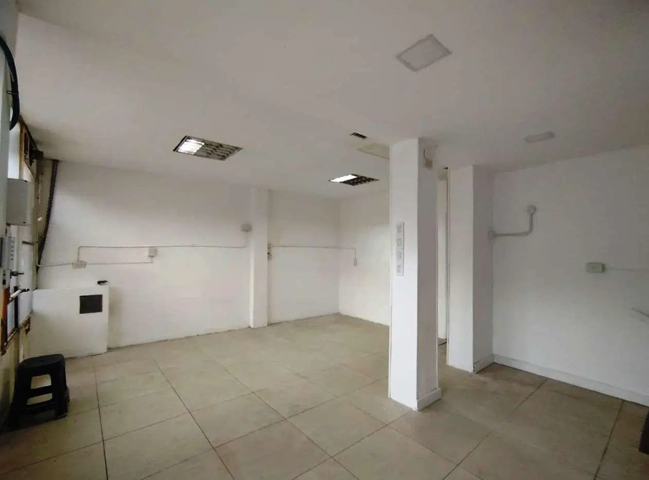 LOCAL 3 PLANTAS -70 m2 - BAJAS EXPENSAS 2