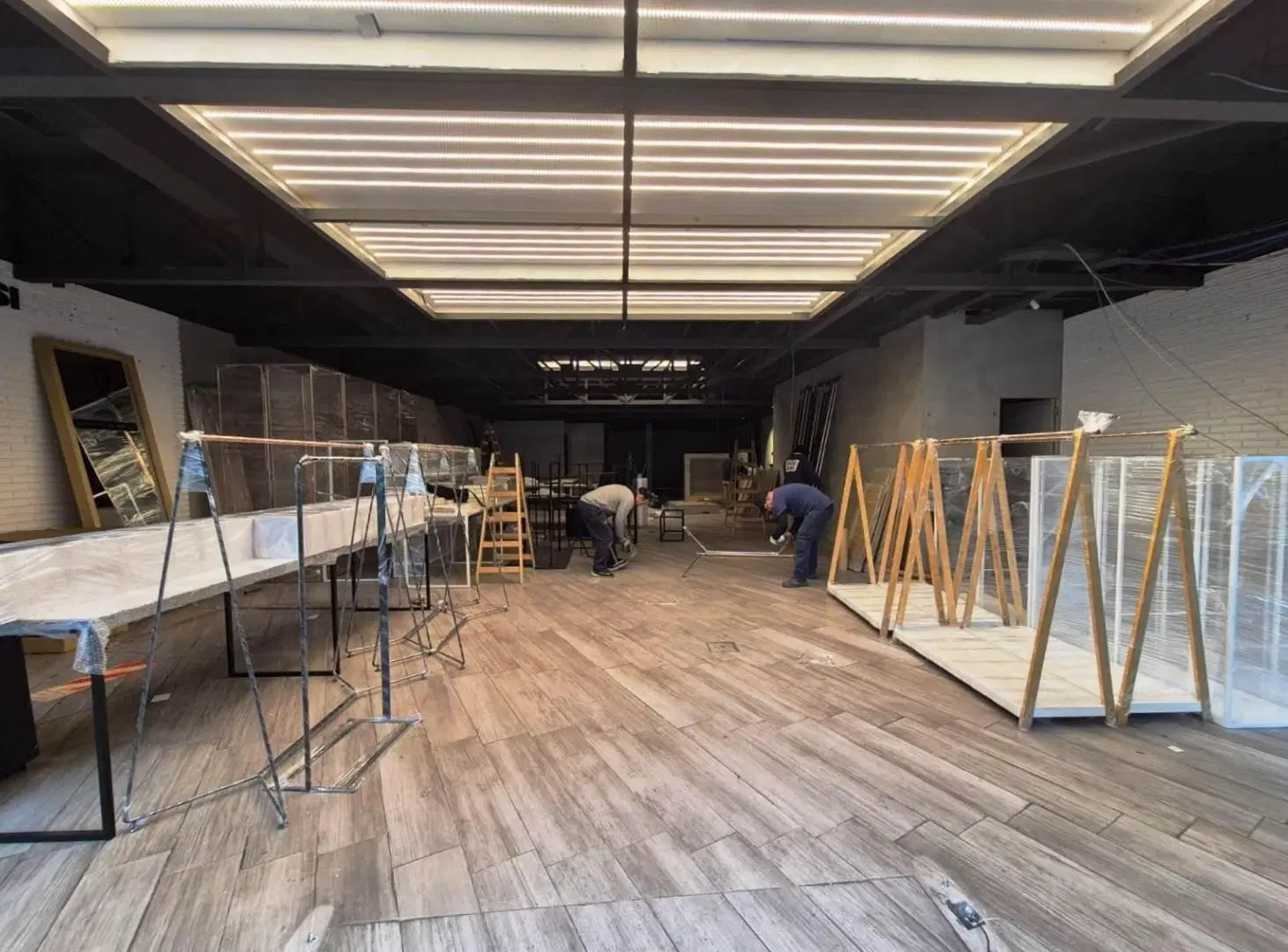 EXCELENTE LOCAL FOCO COMERCIAL - 412 M2 2