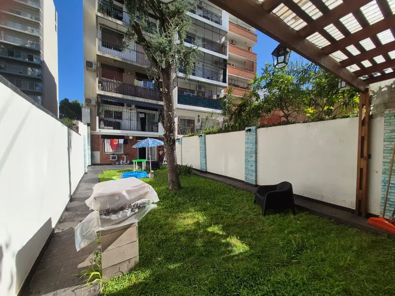 UNICO 3 AMB PB CFTE C/ JARDIN - 160 m2 2