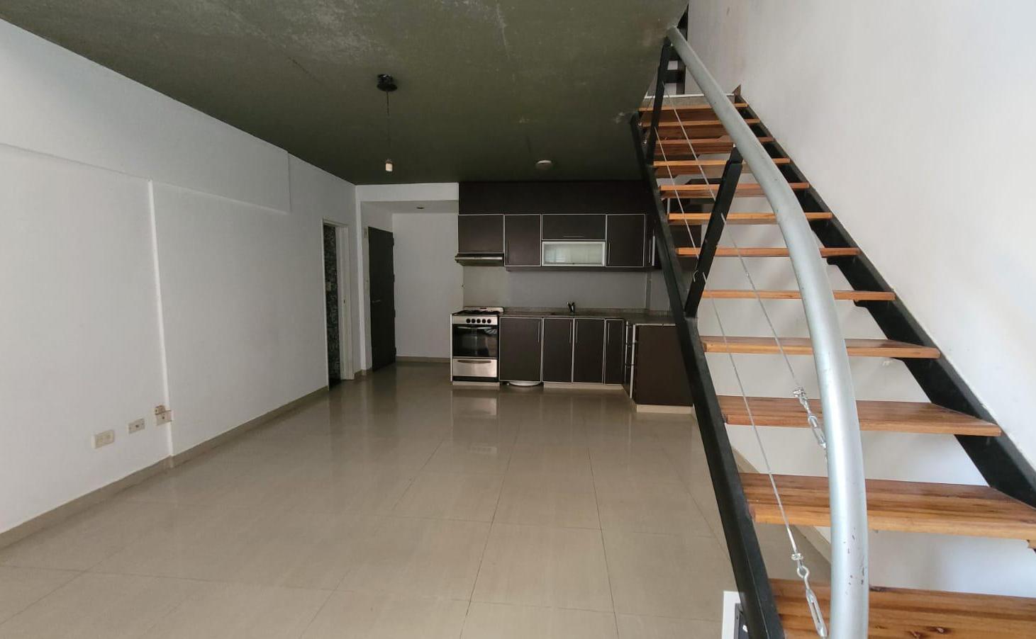 Foto de DUPLEX 2 AMB CFTE BALCON - BAÑO Y TOIL- LAUNDRY -55 m2, imagen 2