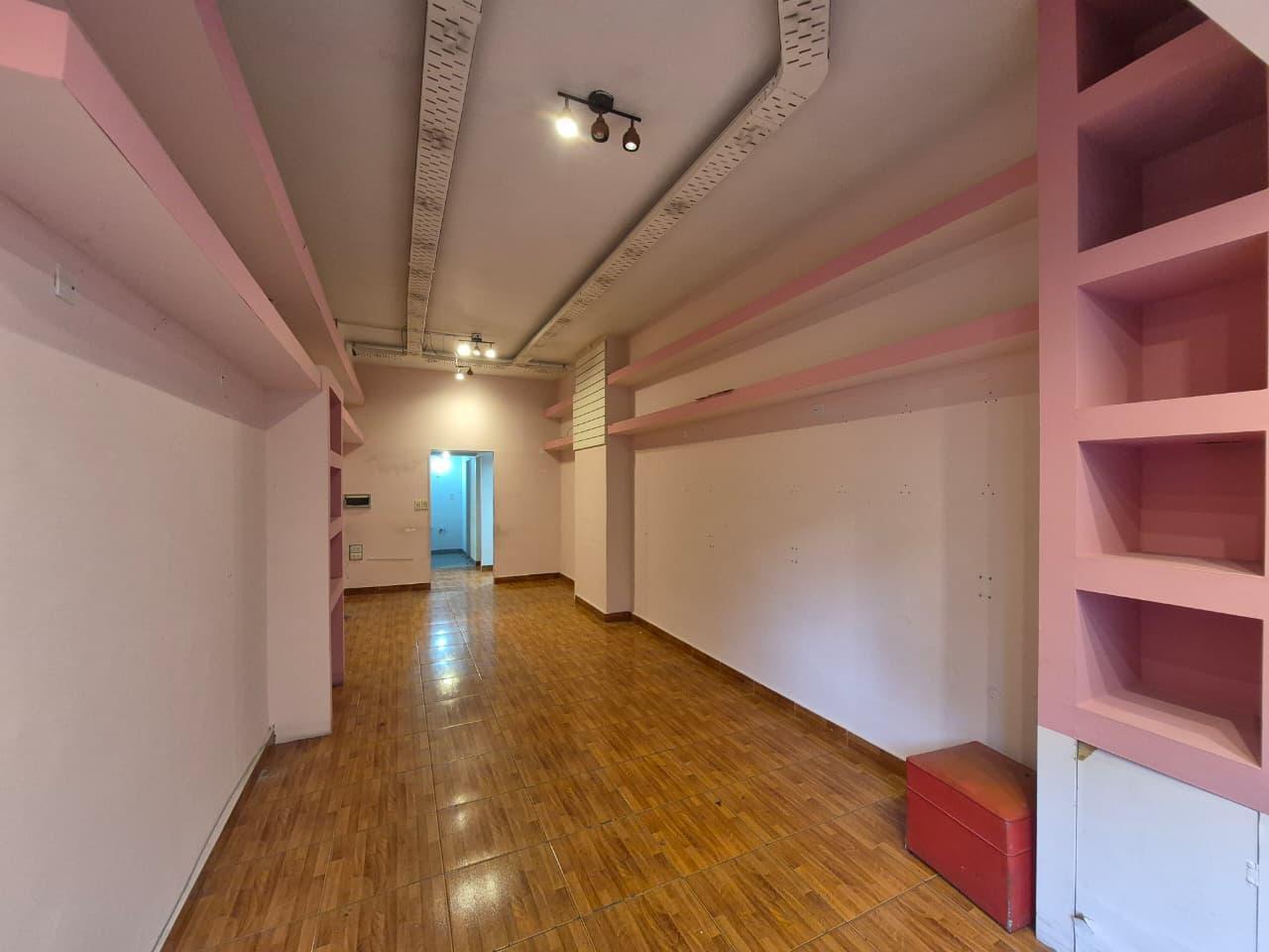 Foto de LOCAL COMERCIAL -MUY BUENA UBICACION - 32 M2, imagen 2