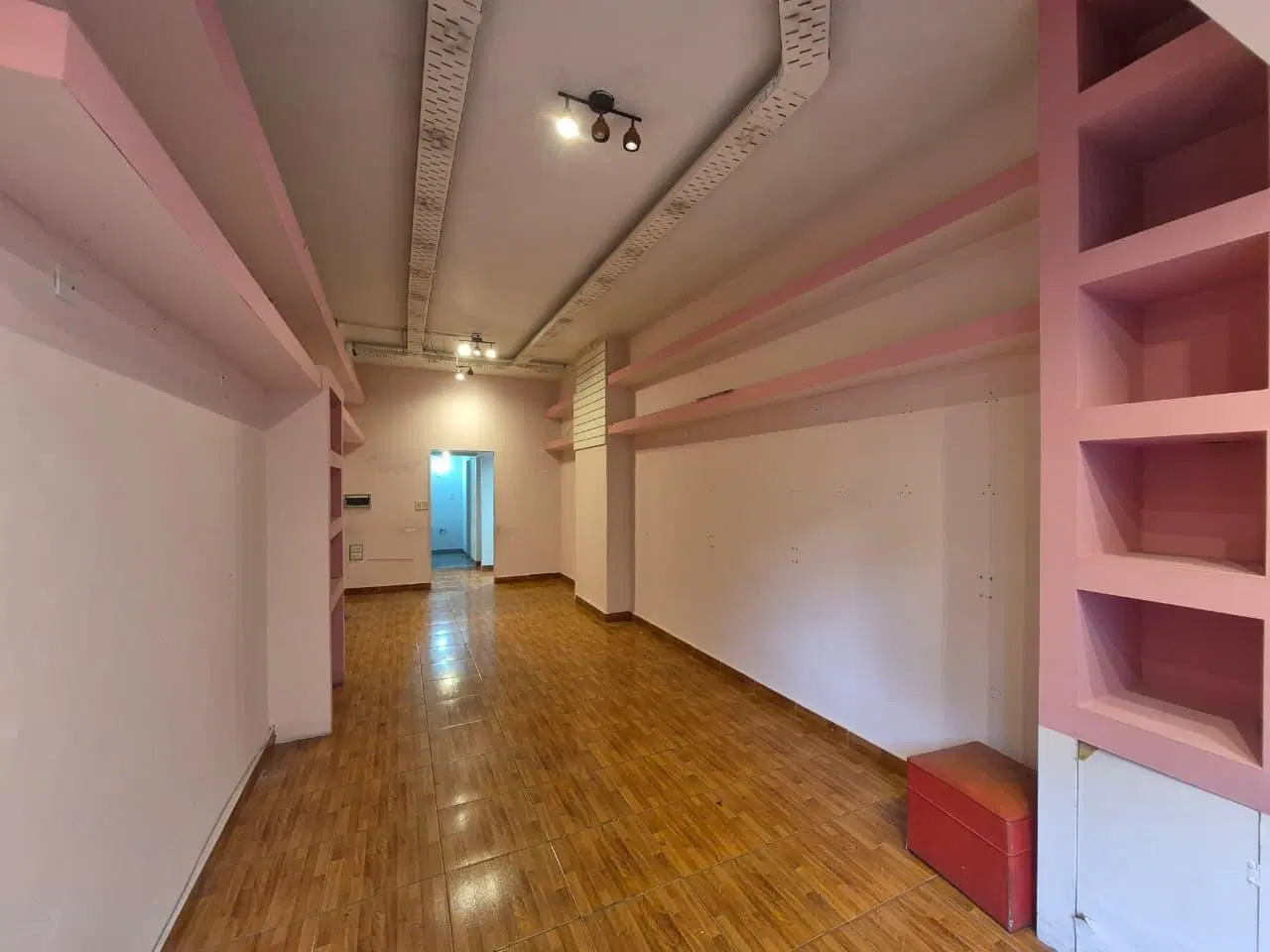 LOCAL COMERCIAL -MUY BUENA UBICACION - 32 M2 3