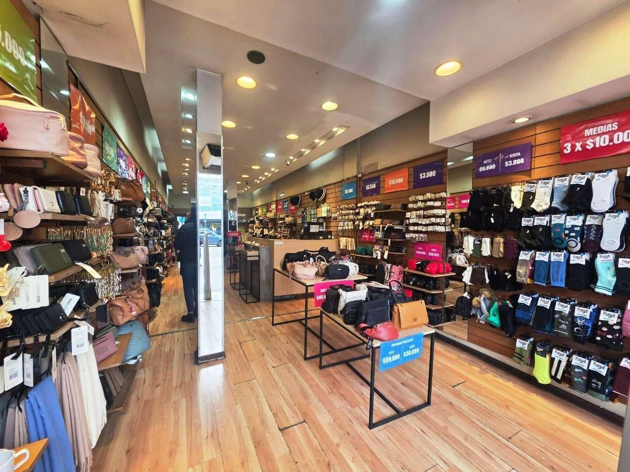 Foto de EXCELENTE LOCAL EN FOCO COMERCIAL - 115 M2, imagen 2