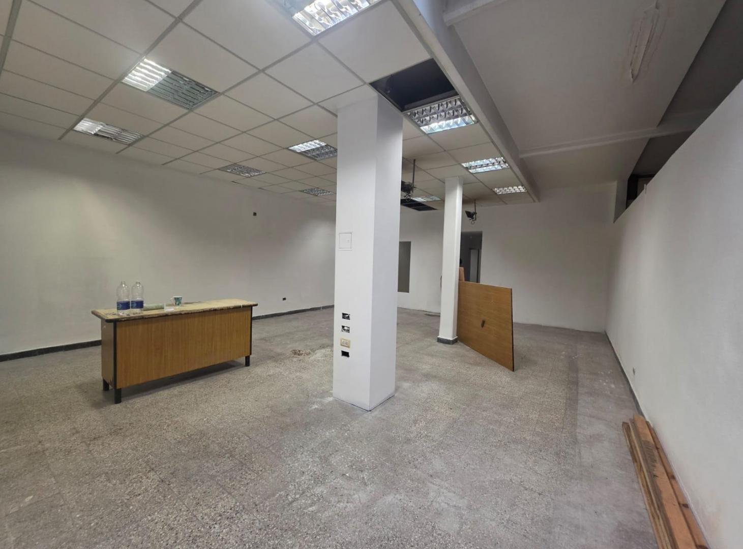 Foto de LOCAL COMERCIAL -120 m2, imagen 2