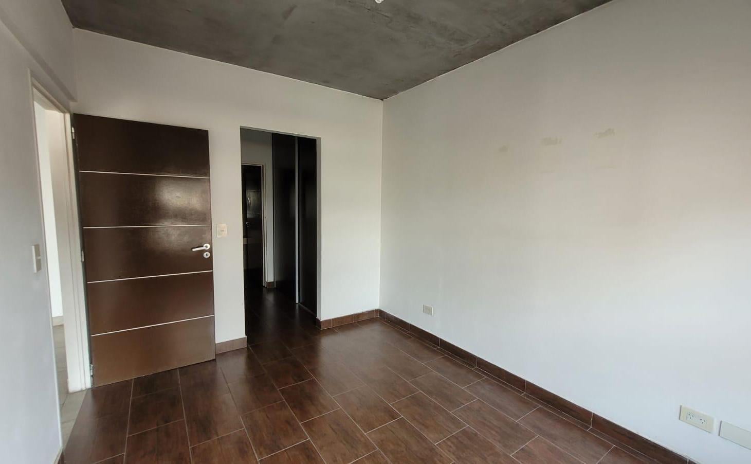 Foto de HERMOSO 2 AMB C/ BALCON - BAÑO Y TOIL - 55 m2, imagen 1