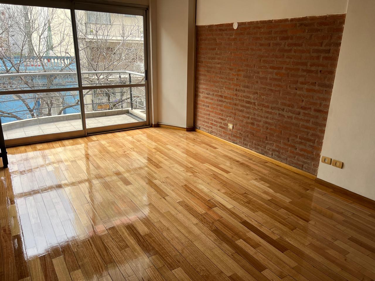Foto de DEPTO DÚPLEX 2 AMB C/BCÓN EN 2 PLANTAS 55M2 BAÑO Y TOILETTE, imagen 1