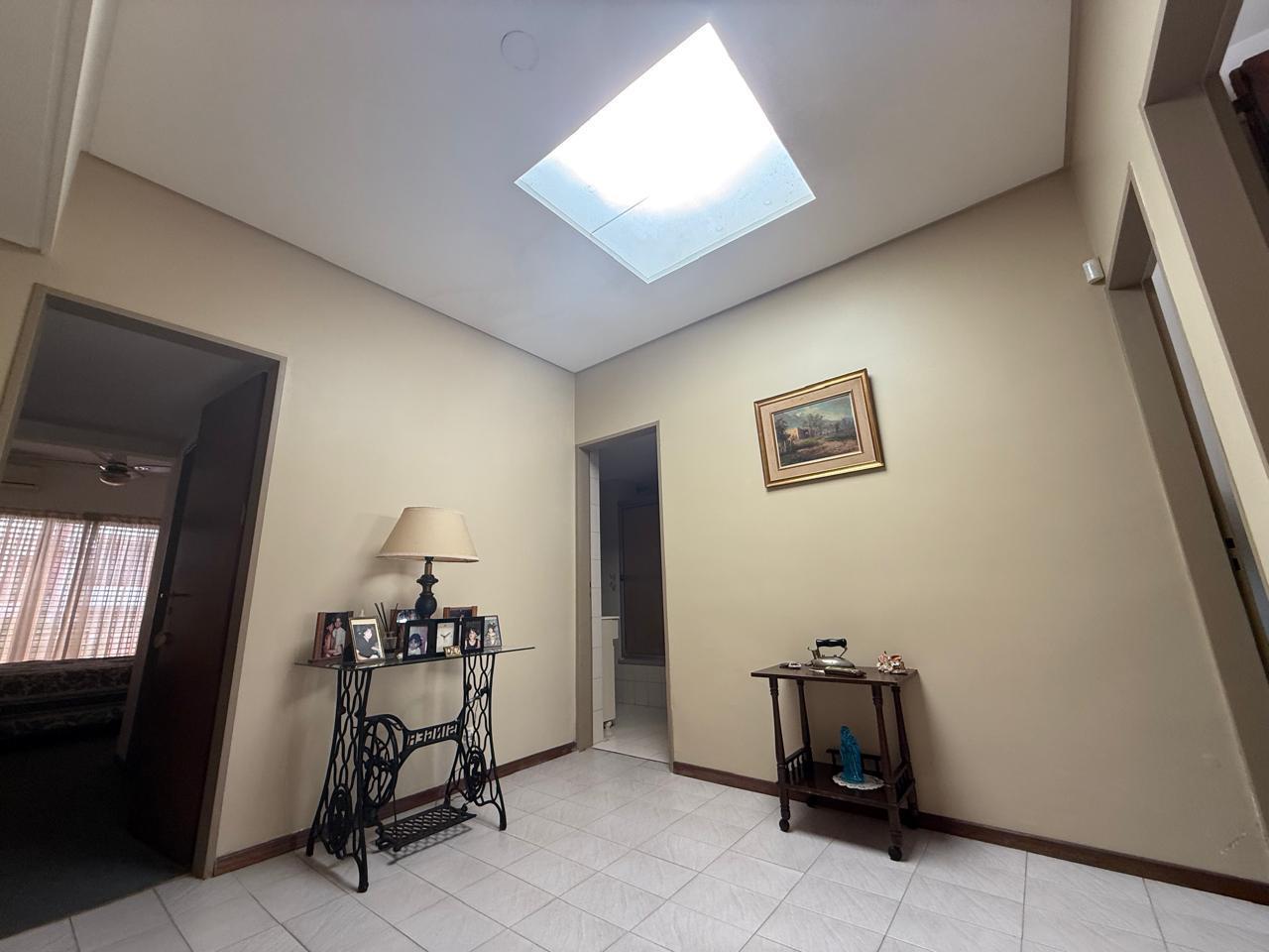 Foto de Triplex 5 ambientes - Cochera p/ 3 autos - 250 m2, imagen 5