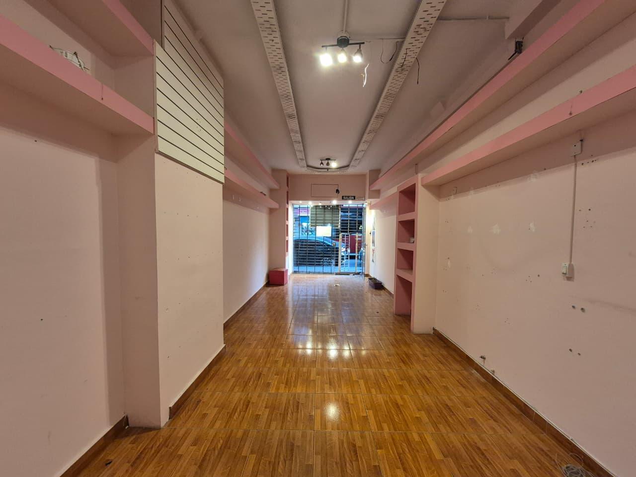 Foto de LOCAL COMERCIAL -MUY BUENA UBICACION - 32 M2, imagen 1